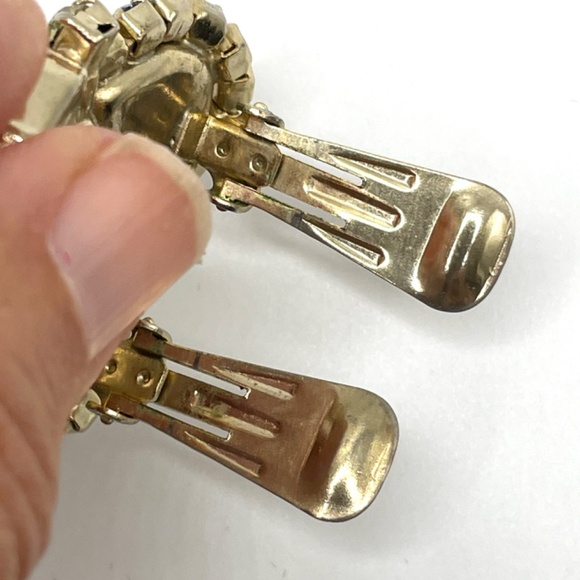 Vintage Unsigned Milk Glass Pastel Rhinestone Bracelet Clip-on Earrings Set - Picture 11 of 15